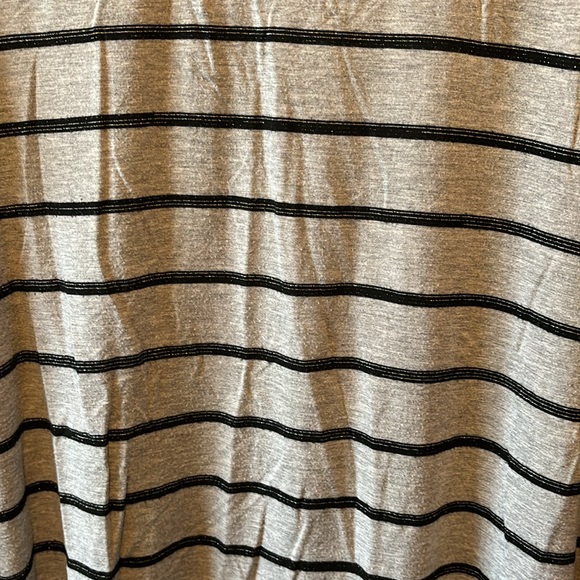 2 T-shirts - Picture 2 of 6